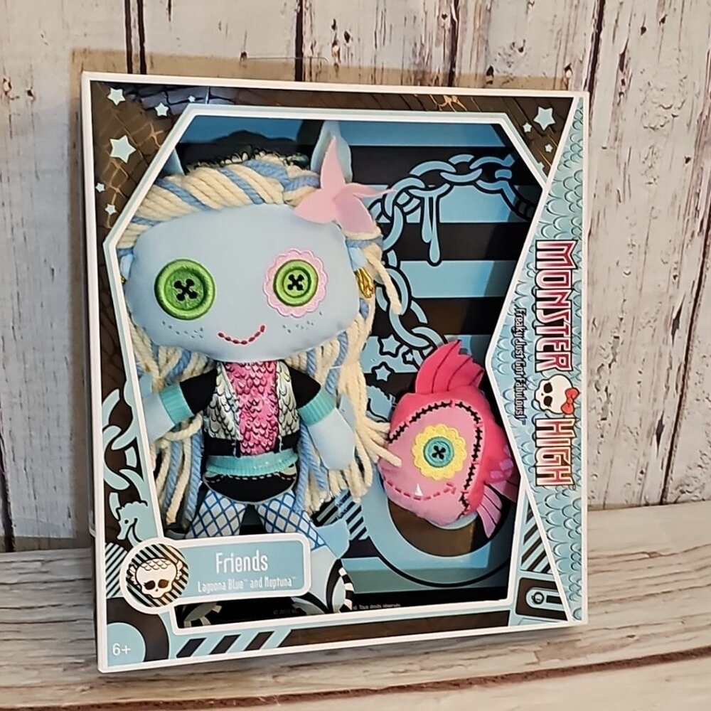 Monster High Plush Lagoona Blue Rag Doll Yarn + Neptuna Stuffed Original NRFB